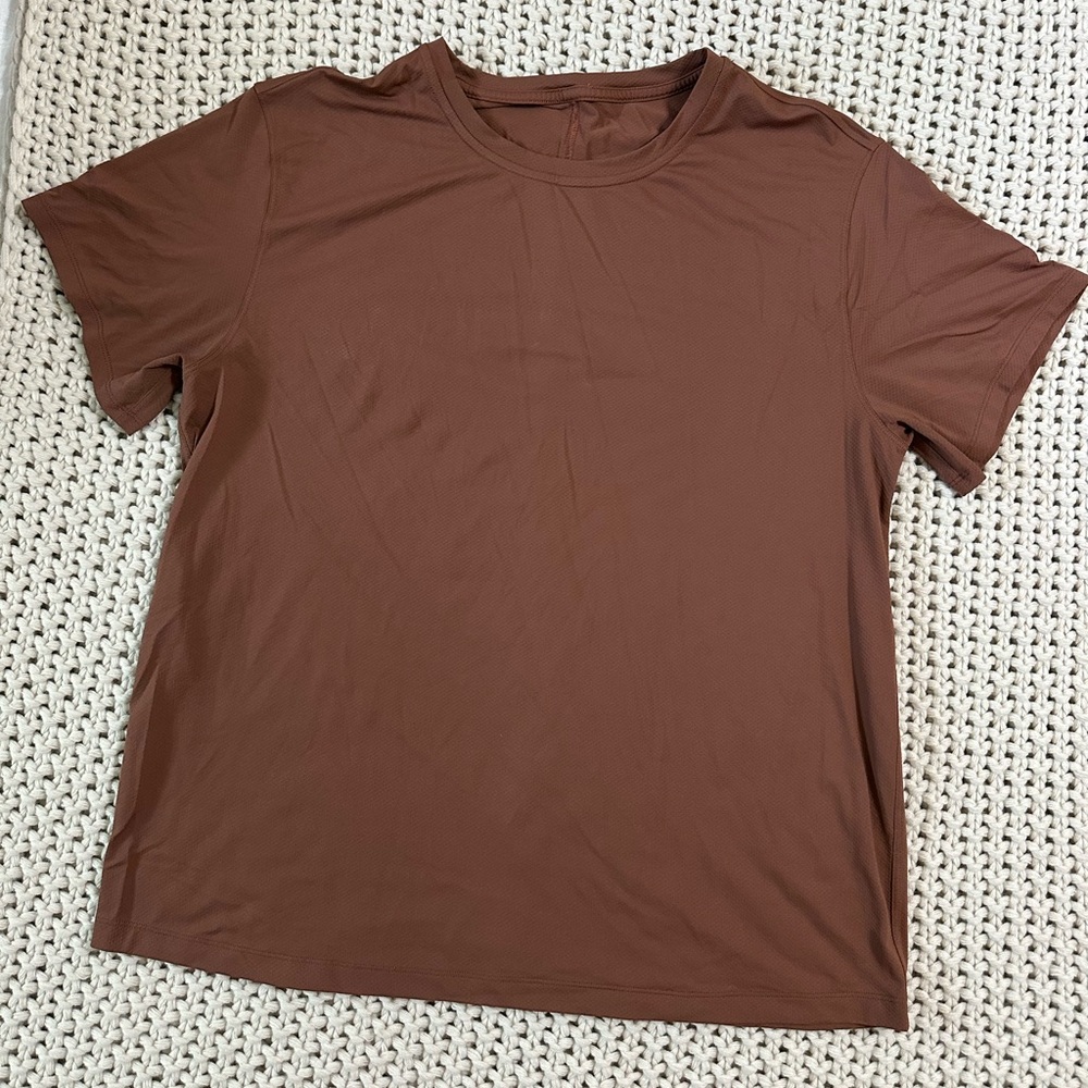 Lululemon, Crewneck Tee in Brick, size 6